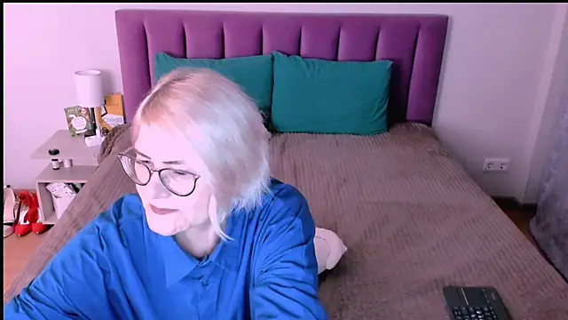 sabrinamacmarren online show from November 10, 5:18 pm