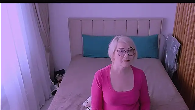 sabrinamacmarren online show from April 30, 11:39 am