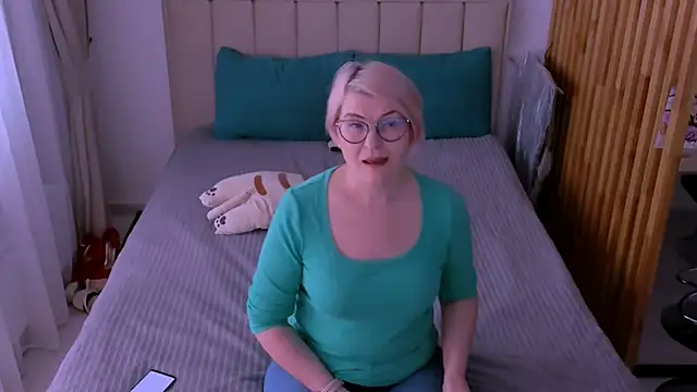 sabrinamacmarren online show from March 1, 9:09 am