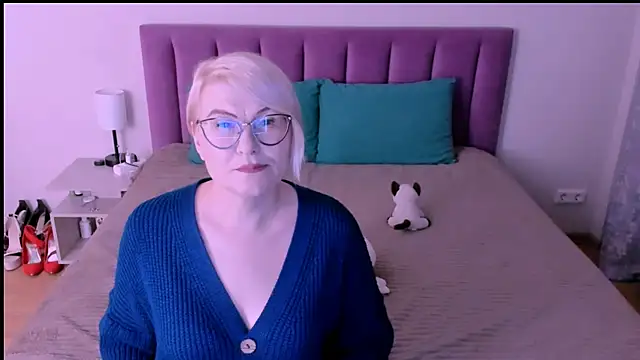 Snapshot of sabrinamacmarren chatting on September 20, 5:51 pm sabrinamacmarren online show from September 20, 5:51 pm