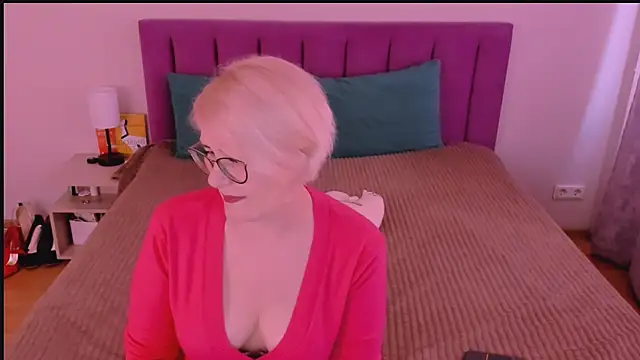 Snapshot of sabrinamacmarren chatting on September 29, 2:01 pm sabrinamacmarren online show from September 29, 2:01 pm