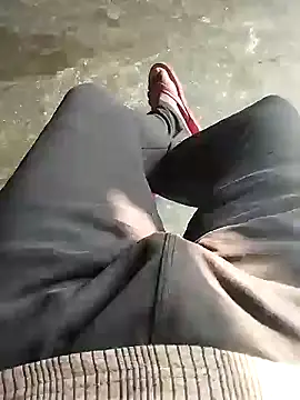 bigh96dik online show from December 2, 4:37 am