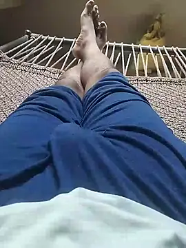 Snapshot of bigh96dik chatting on June 15, 8:25 am bigh96dik online show from June 15, 8:25 am