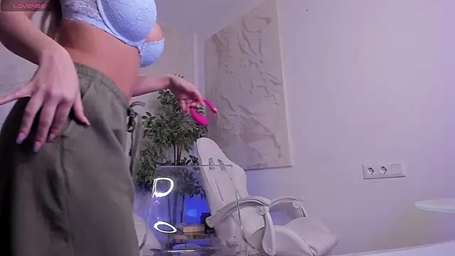 lissababe1 online show from April 8, 11:06 pm