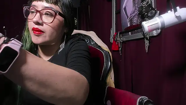 MeGoddesSara online show from May 26, 3:37 am