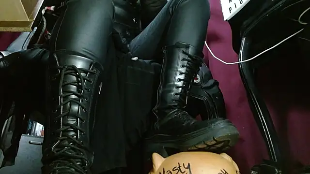 Snapshot of MeGoddesSara chatting on July 11, 8:31 pm MeGoddesSara online show from July 11, 8:31 pm