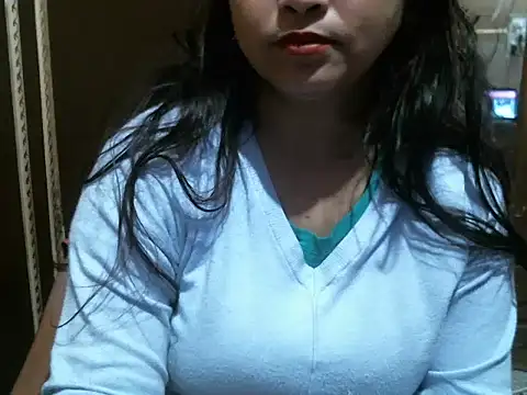 Snapshot of UrsMansi chatting on February 6, 5:35 am UrsMansi online show from February 6, 5:35 am