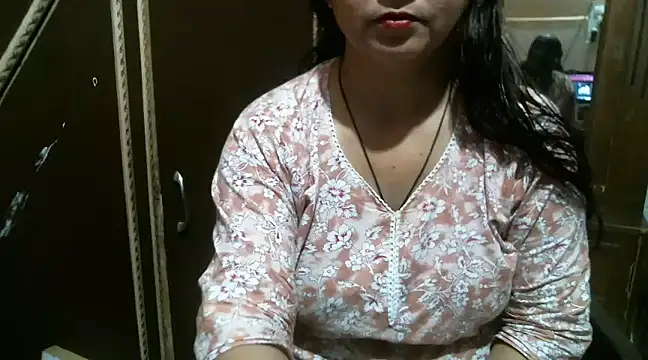 Snapshot of UrsMansi chatting on March 9, 4:27 am UrsMansi online show from March 9, 4:27 am