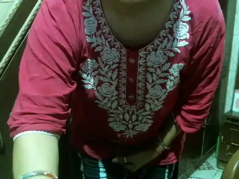 Snapshot of UrsMansi chatting on June 24, 5:06 am UrsMansi online show from June 24, 5:06 am