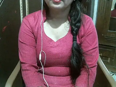 Snapshot of UrsMansi chatting on November 13, 4:27 am UrsMansi online show from November 13, 4:27 am