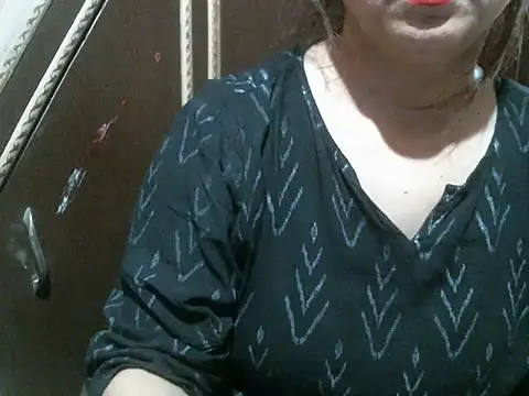 Snapshot of UrsMansi chatting on June 12, 3:48 am UrsMansi online show from June 12, 3:48 am