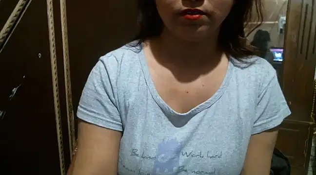 Snapshot of UrsMansi chatting on February 14, 4:26 am UrsMansi online show from February 14, 4:26 am