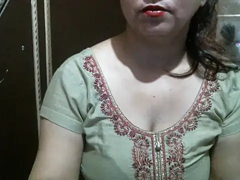 Snapshot of UrsMansi chatting on October 13, 3:41 am UrsMansi online show from October 13, 3:41 am