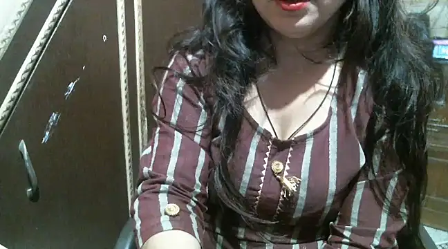 Snapshot of UrsMansi chatting on March 7, 12:04 am UrsMansi online show from March 7, 12:04 am