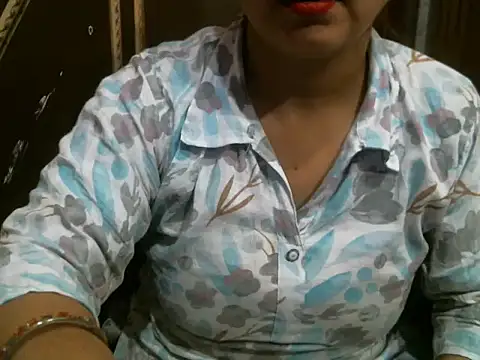 Snapshot of UrsMansi chatting on October 18, 7:10 am UrsMansi online show from October 18, 7:10 am