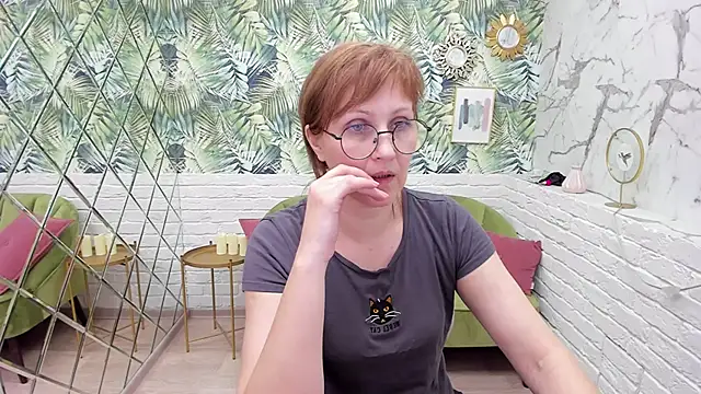 Snapshot of Paris_Cherry chatting on March 18, 8:05 pm Paris Cherry online show from March 18, 8:05 pm