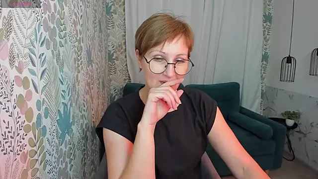 Snapshot of Paris_Cherry chatting on February 20, 1:08 pm Paris Cherry online show from February 20, 1:08 pm