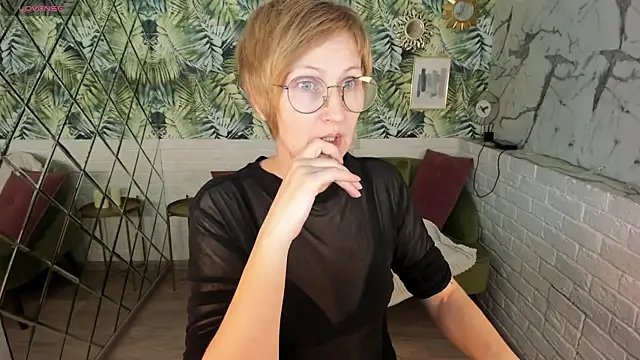 Paris Cherry online show from April 14, 4:06 am