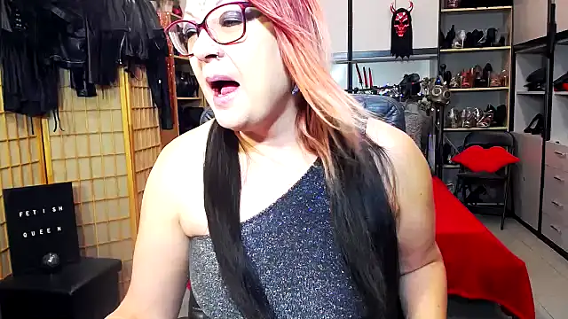 LindaDaemonX online show from December 2, 7:43 am