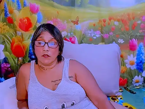 indianroxy online show from October 24, 7:35 pm