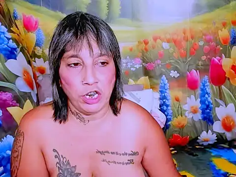 Snapshot of indianroxy chatting on February 5, 7:04 am indianroxy online show from February 5, 7:04 am