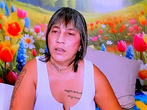 Snapshot of indianroxy chatting on February 4, 6:30 am indianroxy online show from February 4, 6:30 am