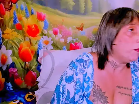 Snapshot of indianroxy chatting on February 19, 7:33 pm indianroxy online show from February 19, 7:33 pm