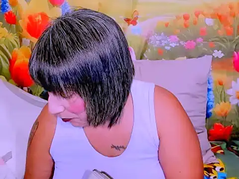 Snapshot of indianroxy chatting on February 25, 5:46 pm indianroxy online show from February 25, 5:46 pm