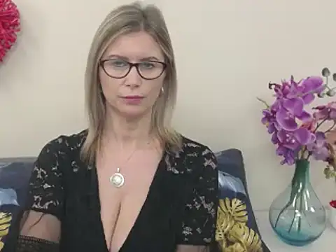 Snapshot of DoreenSexy chatting on March 14, 1:35 pm DoreenSexy online show from March 14, 1:35 pm