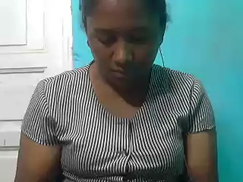 Snapshot of cutybigass chatting on March 2, 6:37 pm cutybigass online show from March 2, 6:37 pm