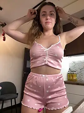 Snapshot of MariiD chatting on January 9, 5:00 pm MariiD online show from January 9, 5:00 pm