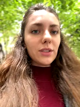 Snapshot of MariiD chatting on October 9, 1:00 pm MariiD online show from October 9, 1:00 pm