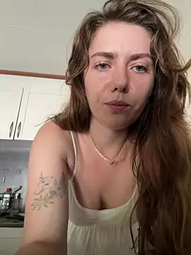 MariiD online show from August 5, 1:05 pm