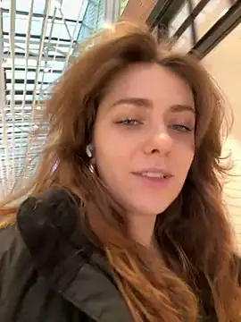 Snapshot of MariiD chatting on January 10, 9:13 am MariiD online show from January 10, 9:13 am