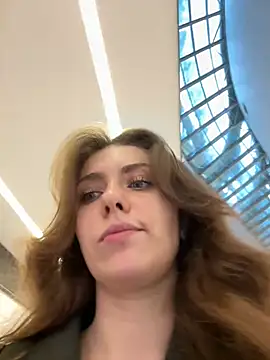 Snapshot of MariiD chatting on January 12, 12:12 pm MariiD online show from January 12, 12:12 pm