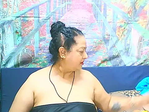 Snapshot of matureindian chatting on December 22, 11:32 am matureindian online show from December 22, 11:32 am