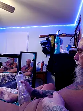 EdgarAlenPole online show from February 13, 7:52 am