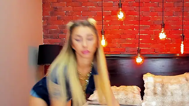 ChristynaRoss online show from January 31, 8:29 pm