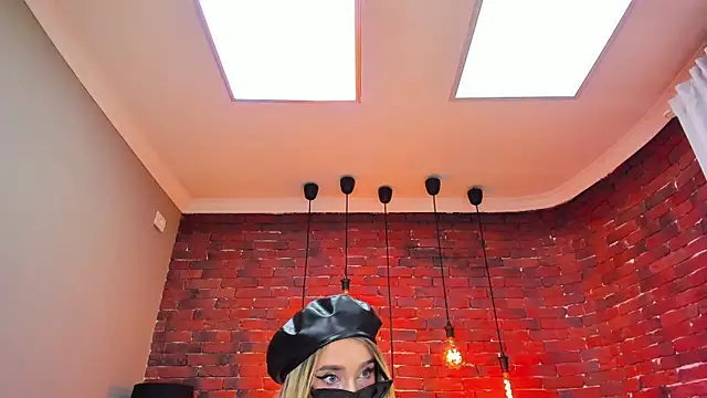 ChristynaRoss online show from November 28, 8:20 pm