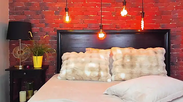 ChristynaRoss online show from December 18, 8:45 pm