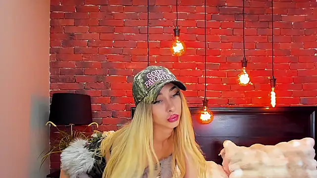 ChristynaRoss online show from March 23, 8:30 pm