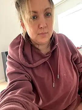 Snapshot of Anna_Alexa chatting on November 7, 12:53 pm Anna Alexa online show from November 7, 12:53 pm