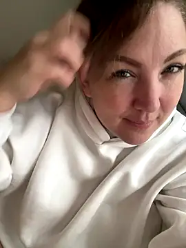 Snapshot of Anna_Alexa chatting on December 5, 8:35 am Anna Alexa online show from December 5, 8:35 am