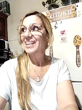 Snapshot of Melmamalhuda@xh chatting on October 14, 9:04 pm Melmamalhudaxh online show from October 14, 9:04 pm