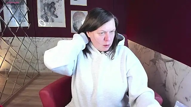 Snapshot of KellyPerfection chatting on February 4, 5:24 am KellyPerfection online show from February 4, 5:24 am