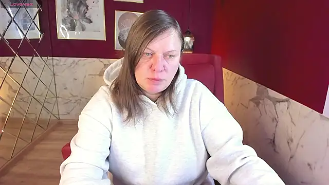 Snapshot of KellyPerfection chatting on February 2, 7:40 am KellyPerfection online show from February 2, 7:40 am