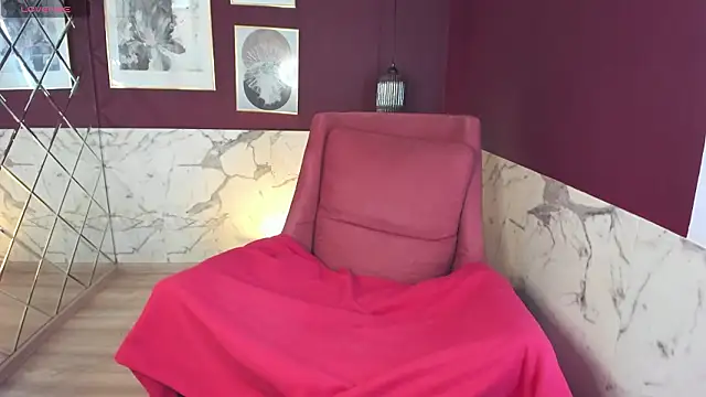 Snapshot of KellyPerfection chatting on February 9, 6:17 pm KellyPerfection online show from February 9, 6:17 pm