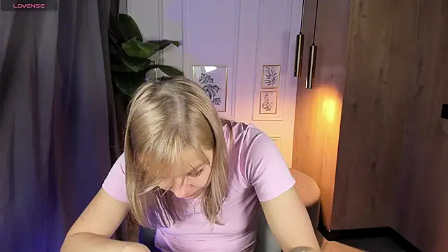 BellaDreamy online show from February 11, 8:47 am