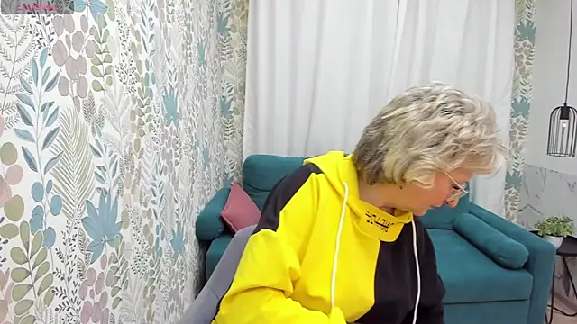 EvelynJoyful online show from March 11, 8:19 am