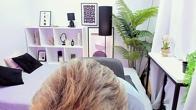 EvelynJoyful online show from December 1, 5:08 am